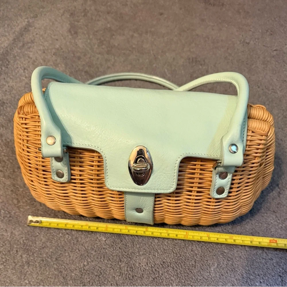 Classic Woven Straw Shoulder Bag with Mint Leather Trim - Picture 3 of 9